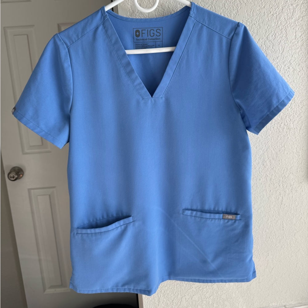 Figs Casma Three-Pocket Scrub Top